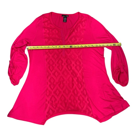 Fuchsia Tunic with Subtle Pattern - Picture 5 of 9